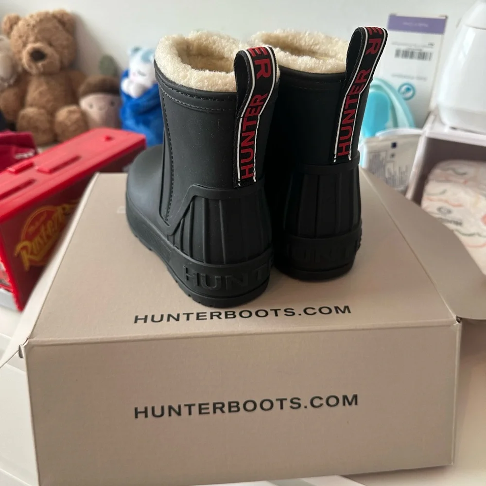 Hunter Kids Black Boots with Cream Shearling Lining
